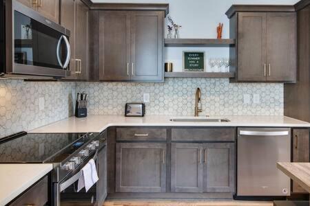 The Eastland - Lovely City Home Close To All! Νάσβιλ Εξωτερικό φωτογραφία